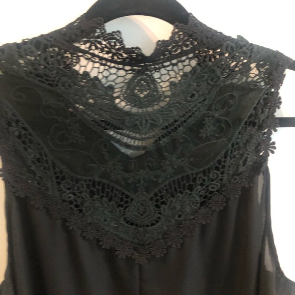 3/$20 BEAUTIFUL BLOUSE 20 FIT - Picture 5 of 7